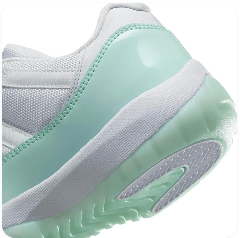 Air Jordan 11 Retro Low 'Igloo' (WMNS)